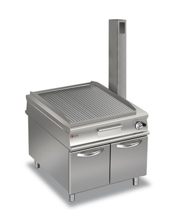 FRY-TOP PASSANTE A GAS PIASTRA RIGATA - SU VANO CON PORTE