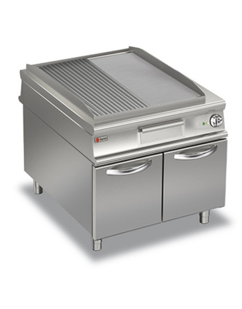 ELECTRIC PASS-THROUGH FRY-TOP PLATE 1/2 SMOOTH 1/2 GROOVED - ON CABINET WITH DOORS