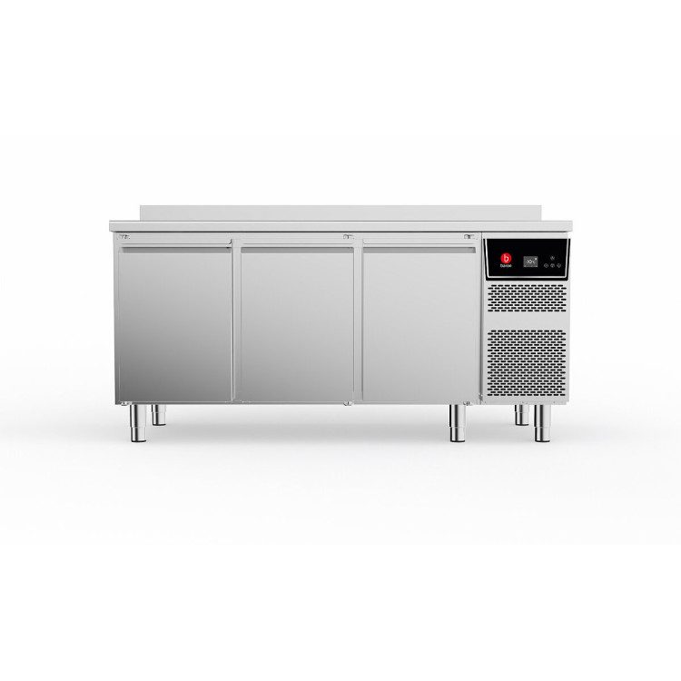 REFRIGERATED COUNTER BT 3 COMPARTEMENTS - 3 DOORS - WITH TOP WITH REAR UPSTAND - COOLING UNIT ON BOARD