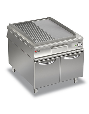 ELEKTROGRILLPLATTEN - PLATTE 2/3 GLATT - 1/3 GERILLT - AUF UNTERBAU MIT TÜREN